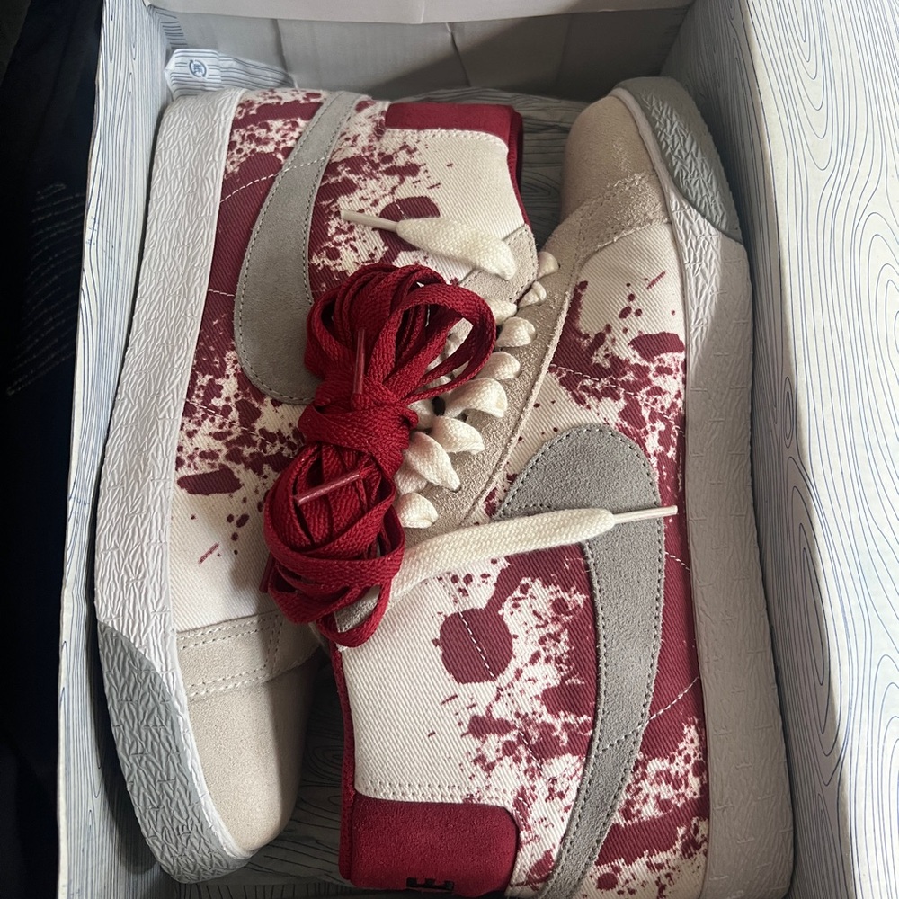Nike SB Blazer blood Splatter size 8.5